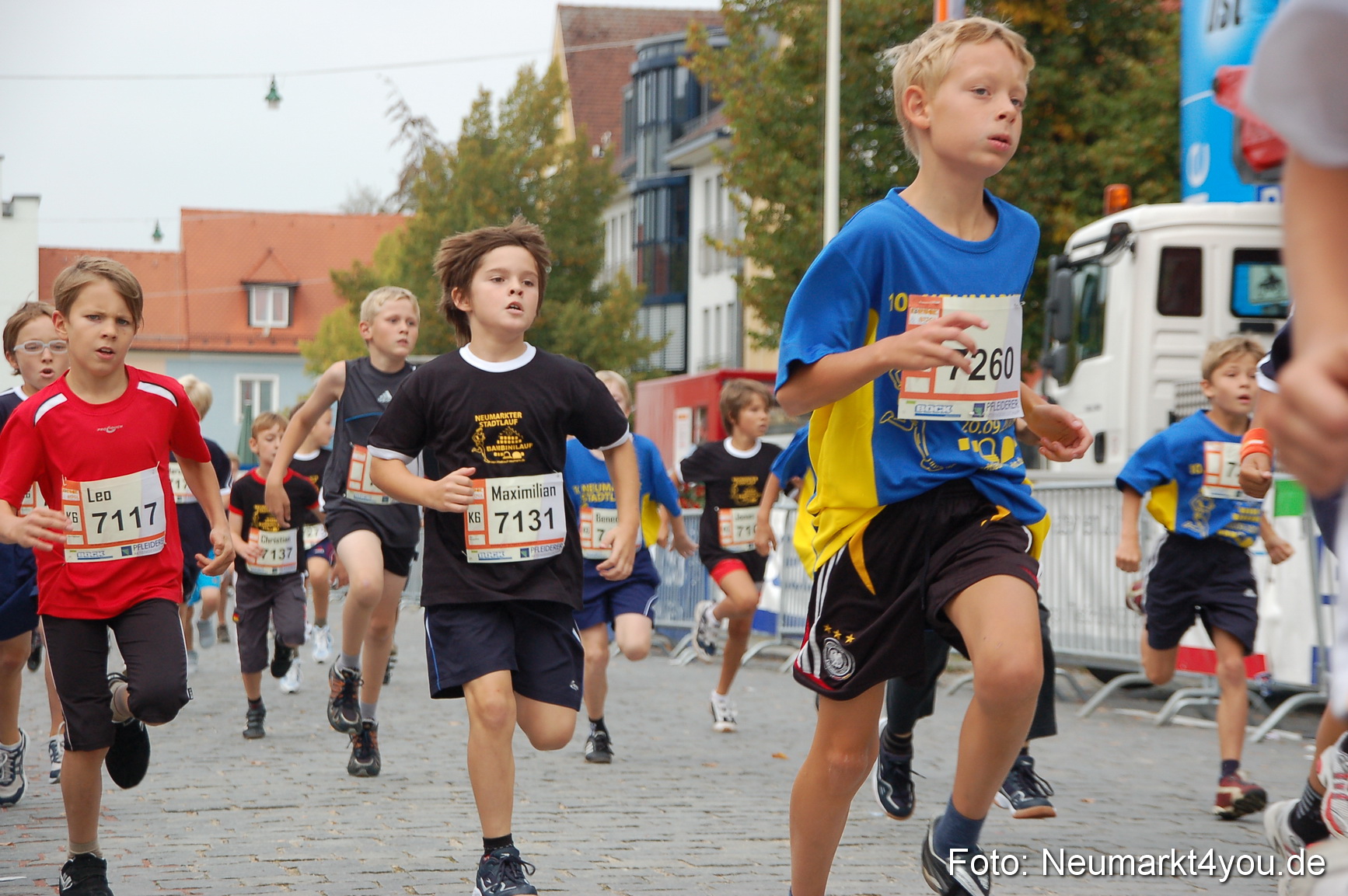 0130 Stadtlauf Neumarkt Bambinilaeufe 200909